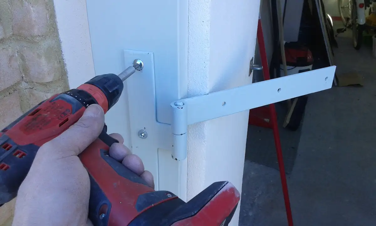 Manutenzioni scuri-infissi